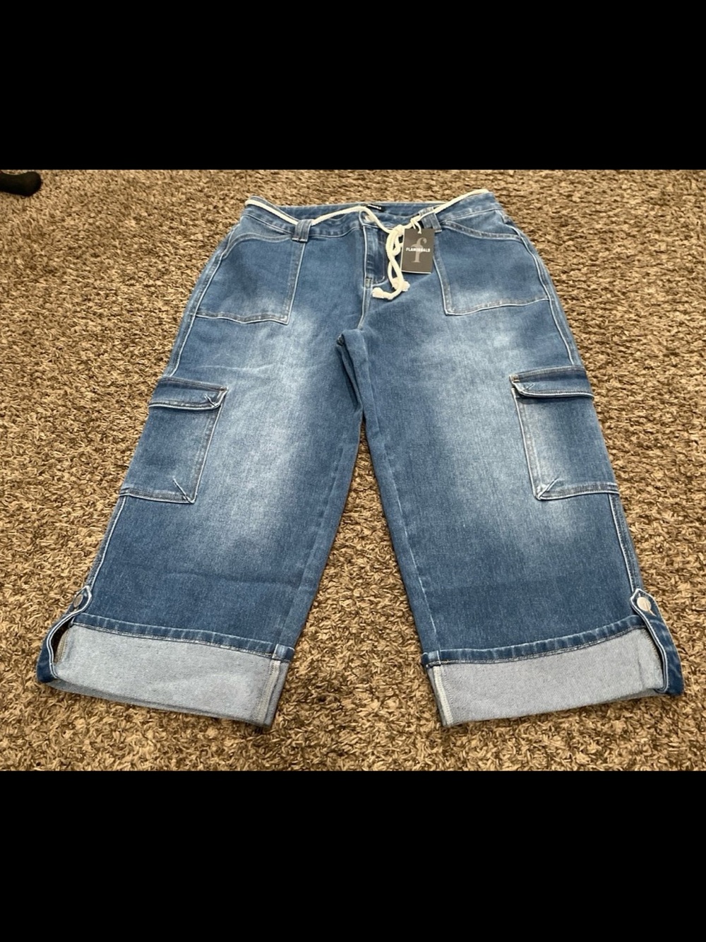 Flamingals NWT cropped wide leg cargo jeans with rope belt size 2 XL